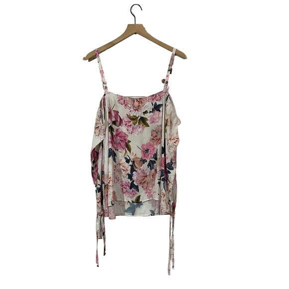 Torrid White Floral Cold Shoulder Top - 0 - Picture 4 of 11